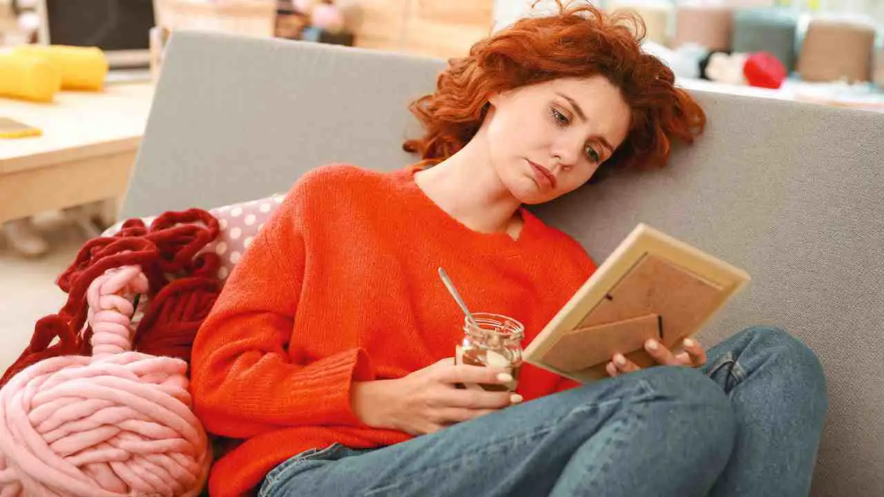 Señales de que una mujer Aries te extraña – No te lo pierdas