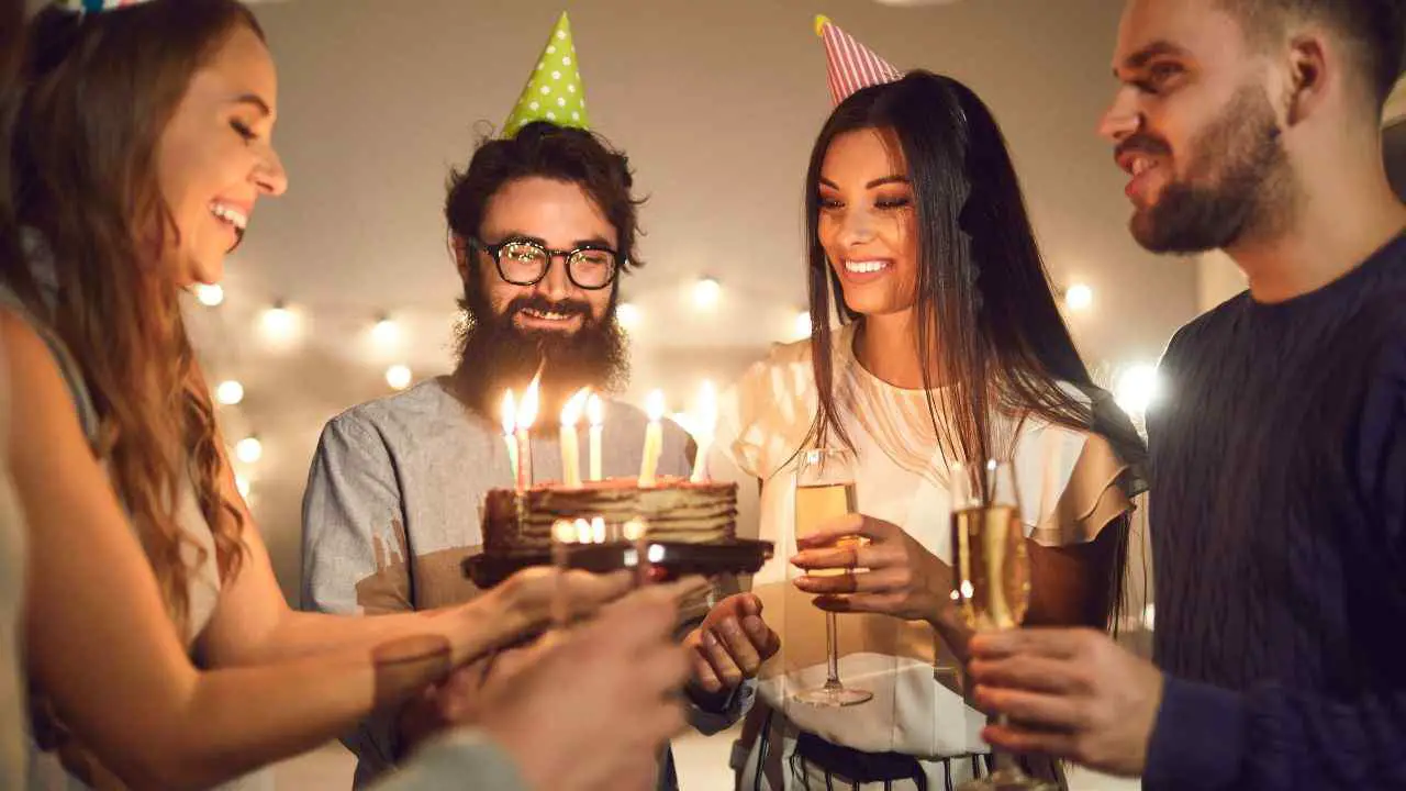 Los mejores 65 deseos de cumpleaños para yerno para que su día sea especial